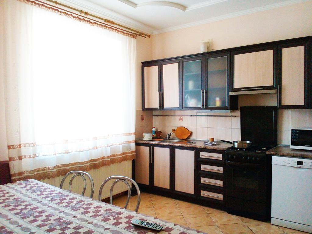 Hotel Sadiba "Lisova Pisnia" Synyak Esterno foto